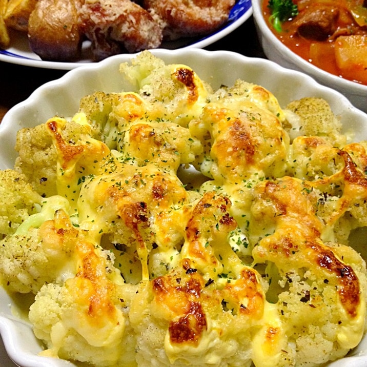 カリフラワーのチーズ焼きです ついつい食べちゃう レシピ 作り方 By ゆんゆんゅん 楽天レシピ